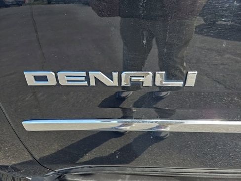 Used 2020 GMC Yukon Denali image 43