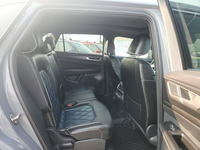 Used 2024 Volkswagen Atlas Cross Sport SEL Premium R-Line AWD/4WD image 17