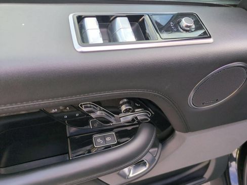 Used 2019 Land Rover Range Rover Supercharged AWD/4WD image 12