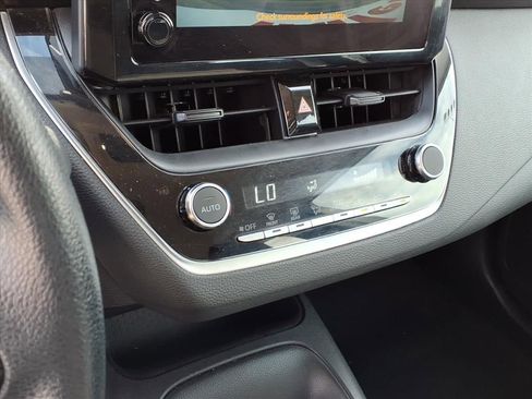 Certified 2025 Toyota Corolla LE image 22