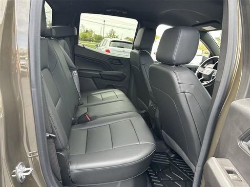 Used 2025 Chevrolet Colorado Trail Boss AWD/4WD image 26