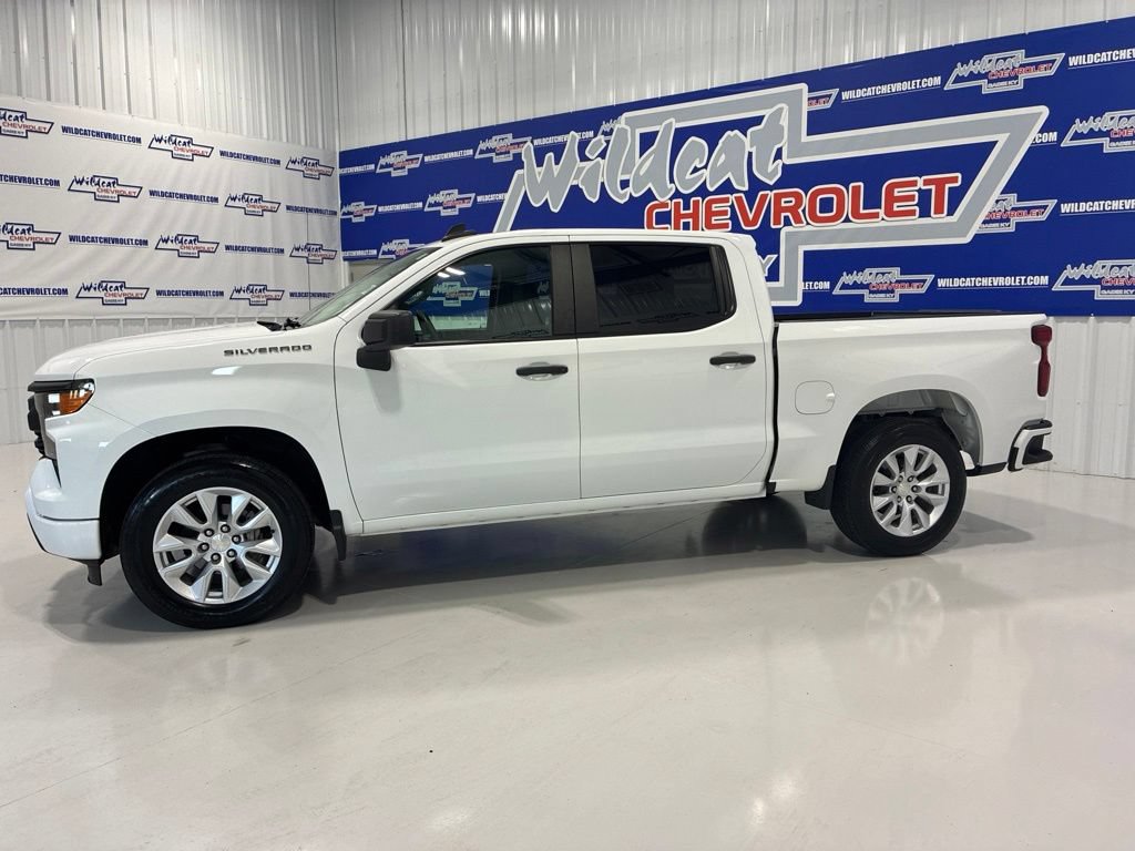 Used 2022 Chevrolet Silverado 1500 Custom RWD image 3