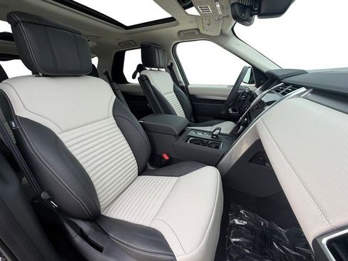 New 2026 Land Rover Discovery Limited Edition AWD/4WD image 19