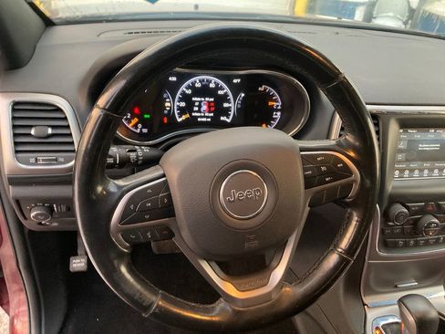 Used 2020 Jeep Grand Cherokee Laredo image 18