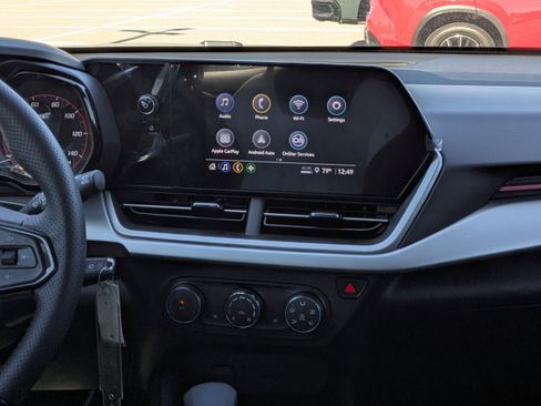 Used 2026 Chevrolet Trax RS w/ Sunroof Package image 17