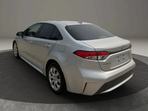 Used 2020 Toyota Corolla LE FWD image 5