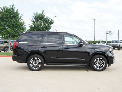 Used 2025 Ford Expedition Active AWD/4WD image 10