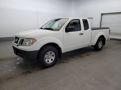 Used 2019 Nissan Frontier S image 2