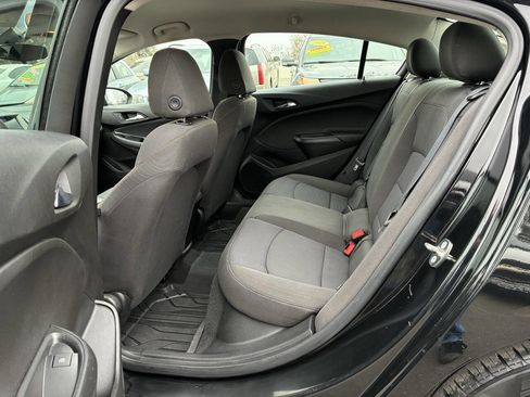 Used 2018 Chevrolet Cruze LS image 4