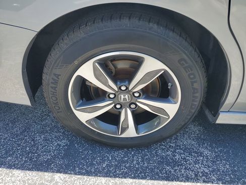 Used 2018 Honda Odyssey Touring image 6