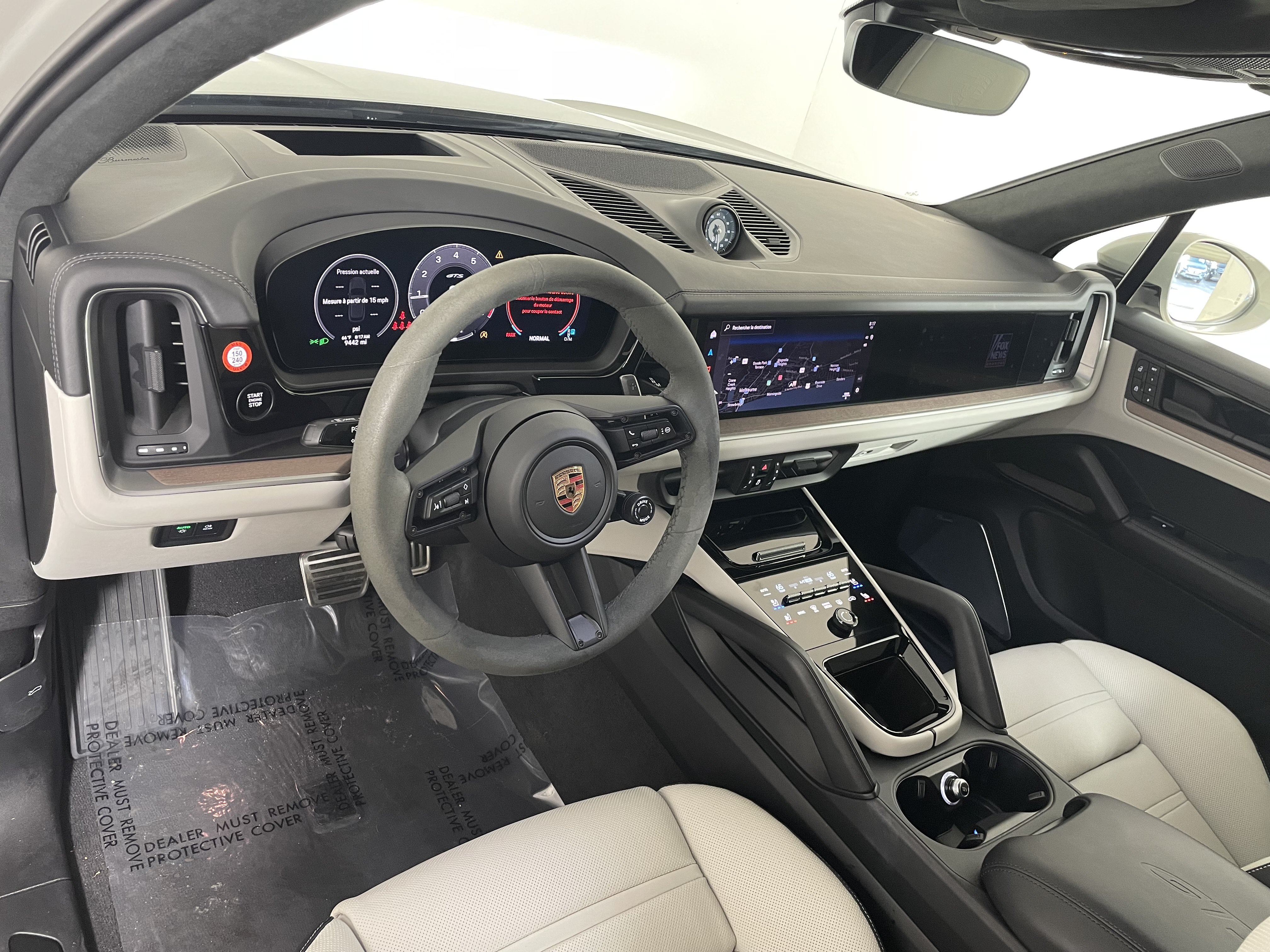Used 2025 Porsche Cayenne GTS AWD/4WD image 4