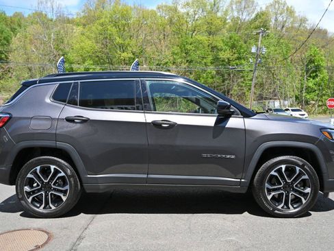 Used 2023 Jeep Compass Limited w/ Sun and Sound Group AWD/4WD image 7