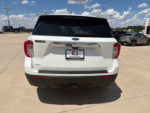 Used 2022 Ford Explorer XLT w/ Class IV Trailer Tow Package RWD image 4