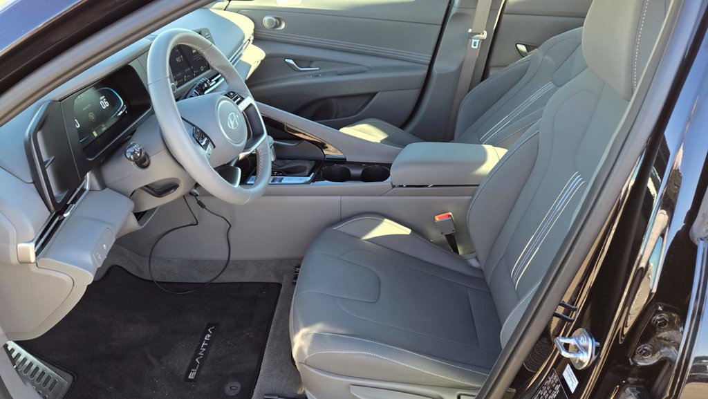 Used 2026 Hyundai Elantra SEL Sport Premium FWD image 13
