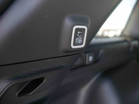 New 2025 Jeep Grand Cherokee Altitude image 7