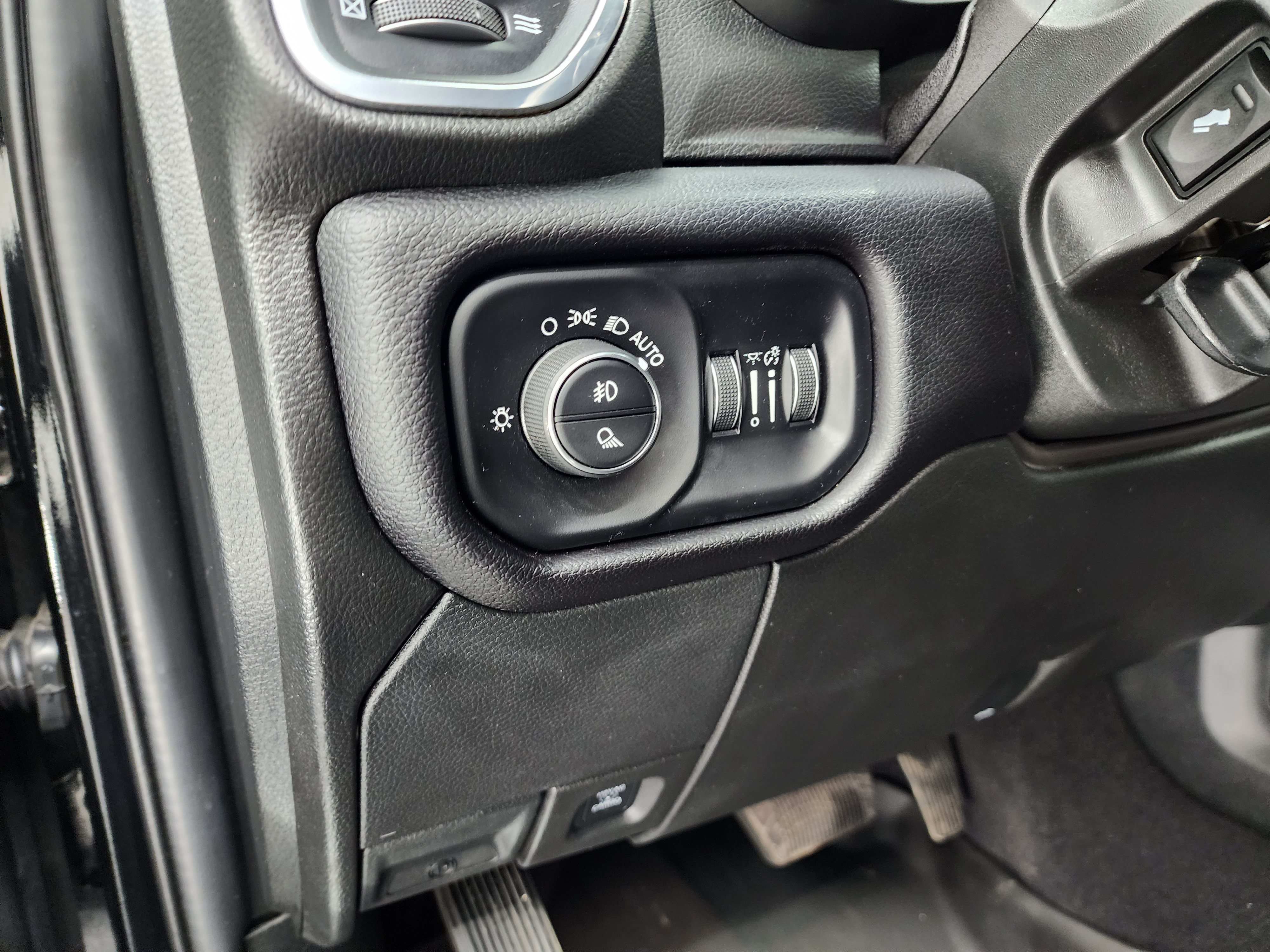 Used 2024 RAM 2500 Laramie w/ Sport Appearance Package AWD/4WD image 43