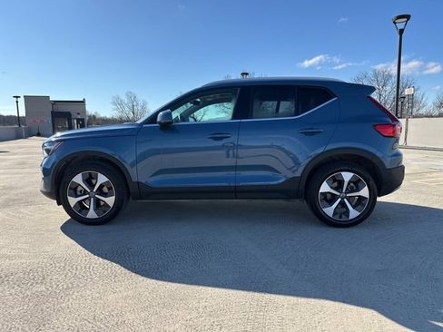 Certified 2025 Volvo XC40 B5 Plus image 5