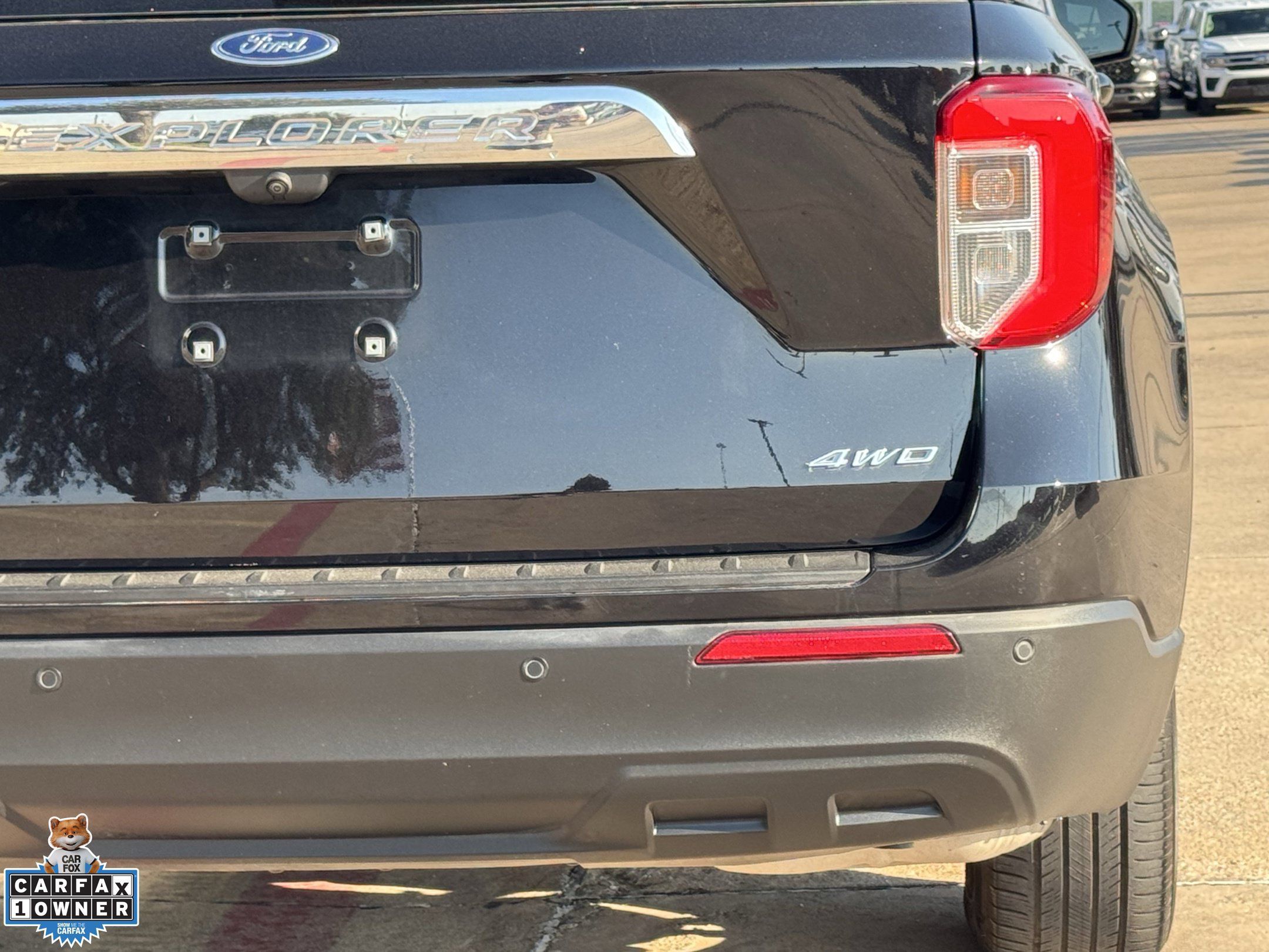 Used 2023 Ford Explorer XLT AWD/4WD image 7