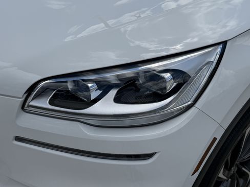 Used 2022 Lincoln Aviator Reserve w/ Equipment Group 201A AWD/4WD image 9