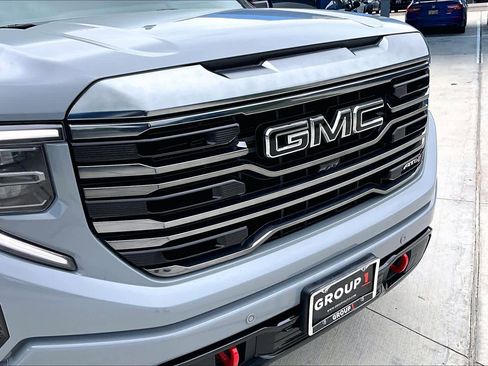 Used 2024 GMC Sierra 1500 AT4 w/ Technology Package AWD/4WD image 30