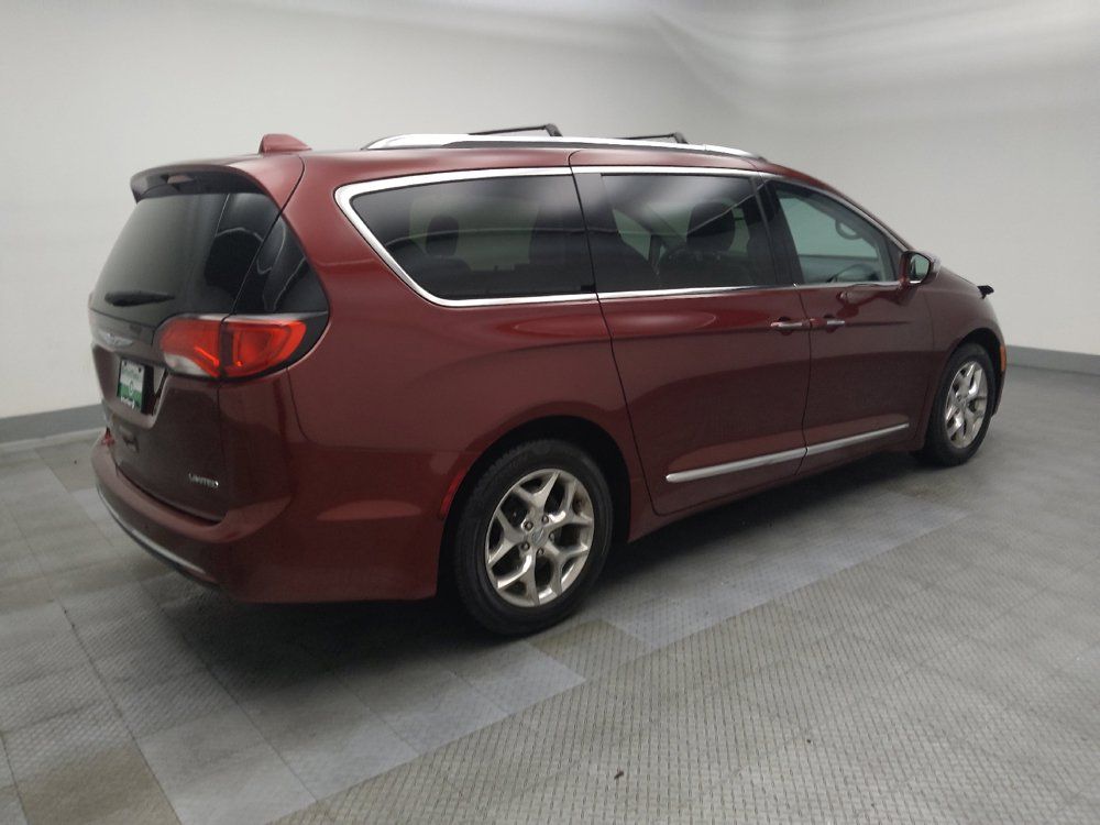 Used 2017 Chrysler Pacifica Limited FWD image 10