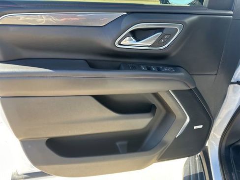 Used 2023 Chevrolet Suburban RST w/ Luxury Package image 16