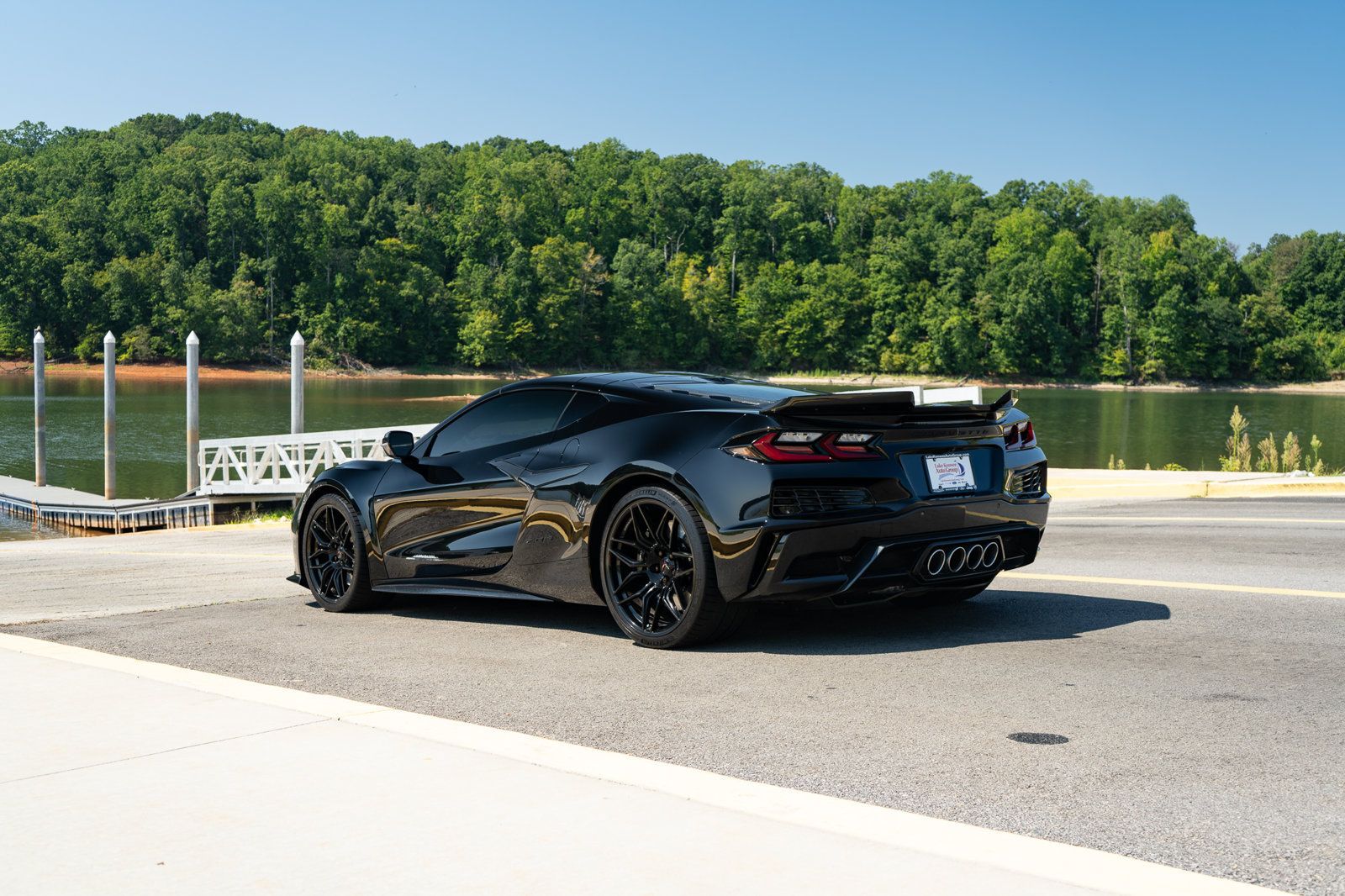 Used 2023 Chevrolet Corvette Z06 RWD image 17