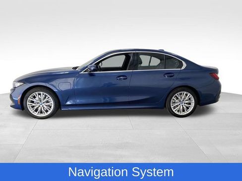 Used 2024 BMW 330e xDrive image 2