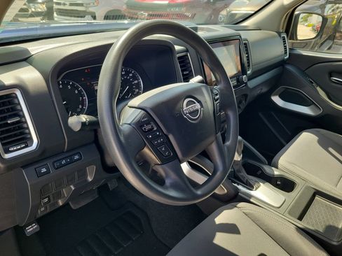 Used 2022 Nissan Frontier SV RWD image 17