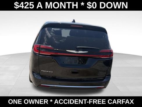Used 2025 Chrysler Pacifica Select FWD image 4