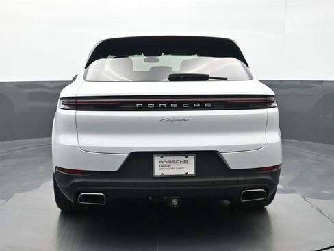 Certified 2025 Porsche Cayenne AWD/4WD image 20