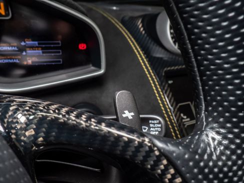 Used 2015 McLaren 650S Spider image 36