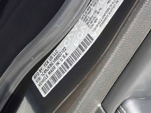 Used 2024 Jeep Grand Cherokee L Limited w/ Luxury Tech Group II image 25