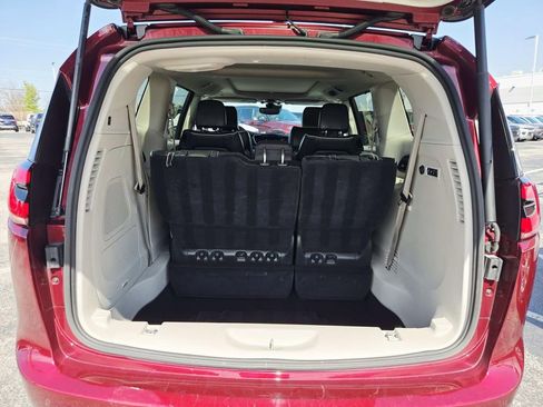 Used 2022 Chrysler Pacifica Limited image 15