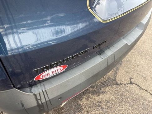 Used 2022 Chevrolet Traverse LT w/ Midnight/Sport Edition image 48