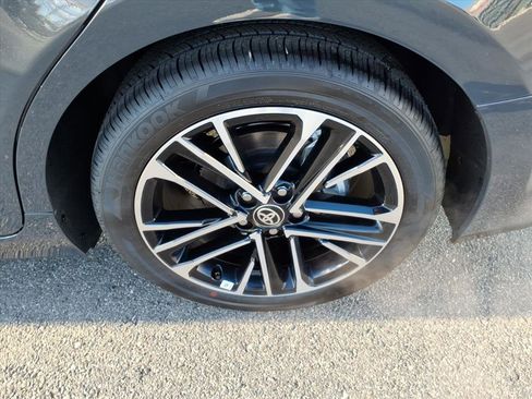 New 2026 Toyota Camry XLE image 8