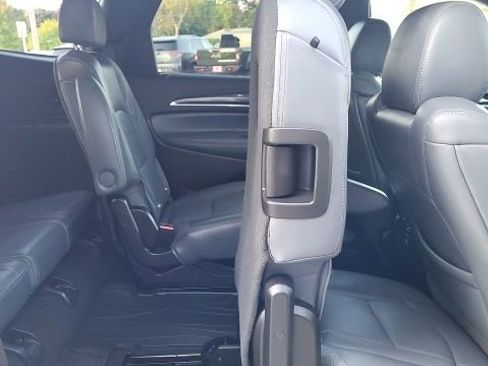 Used 2023 Buick Enclave Essence image 17