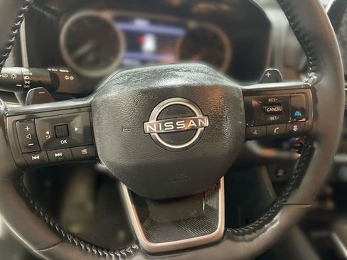 Used 2025 Nissan Rogue SV image 10