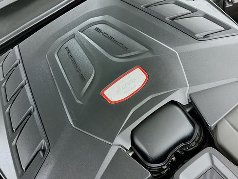 Used 2021 Porsche Cayenne Turbo image 32