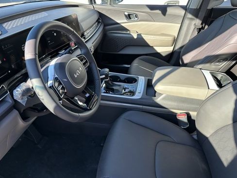 New 2026 Kia Carnival EX image 7