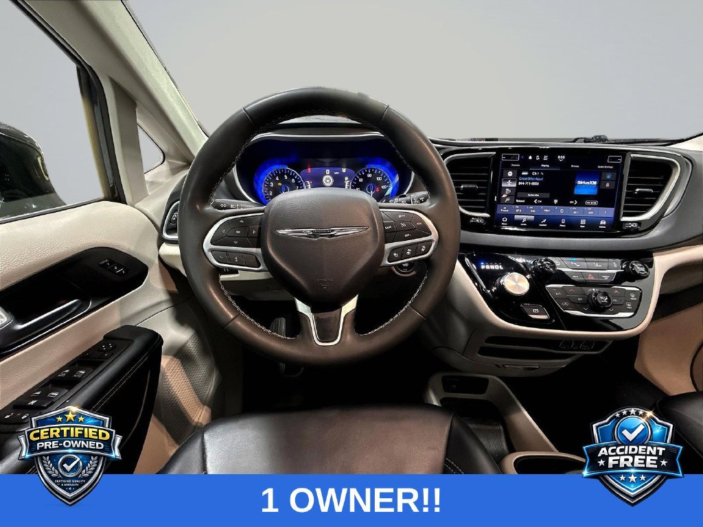 Used 2024 Chrysler Pacifica Touring-L FWD image 10