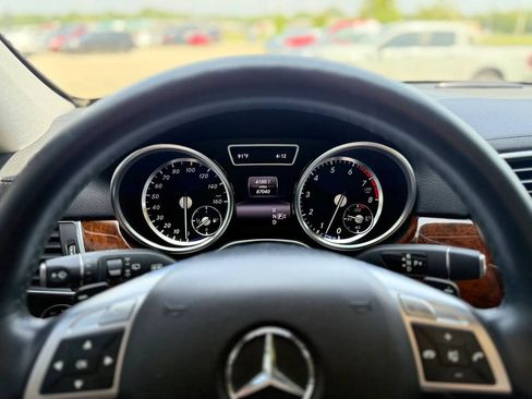Used 2014 Mercedes-Benz ML 550 4MATIC image 17