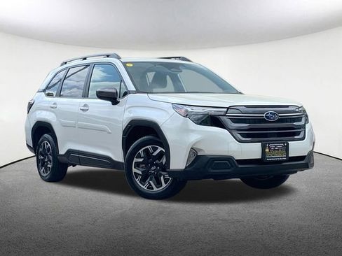 Certified 2025 Subaru Forester Premium AWD/4WD image 3