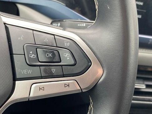 Used 2024 Volkswagen Taos SE image 22