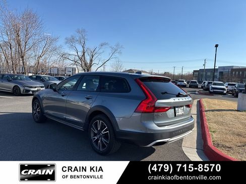 Used 2017 Volvo V90 T6 Cross Country image 5