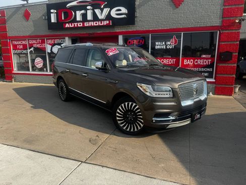Used 2018 Lincoln Navigator L Black Label w/ Cargo Package AWD/4WD image 3