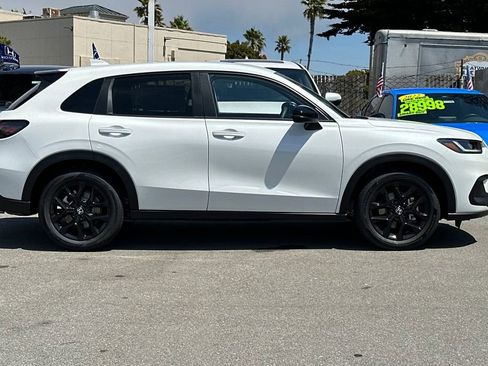 New 2025 Honda HR-V Sport image 2