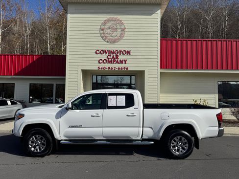 Used 2018 Toyota Tacoma SR5 image 3