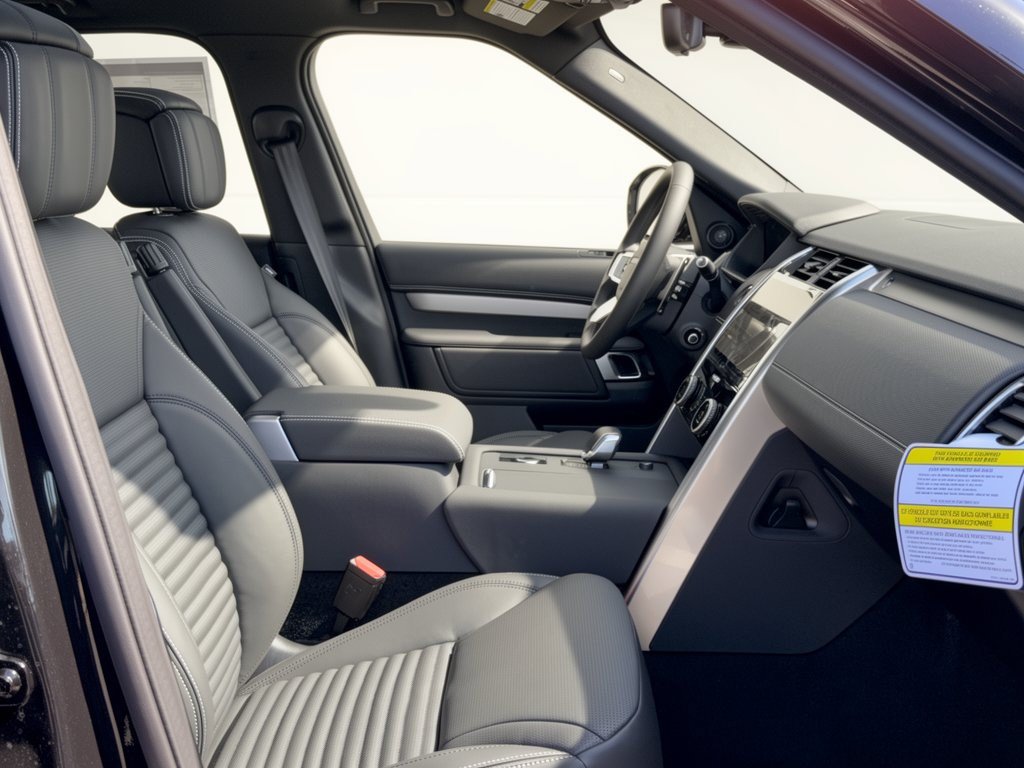 New 2026 Land Rover Discovery Limited Edition AWD/4WD image 30
