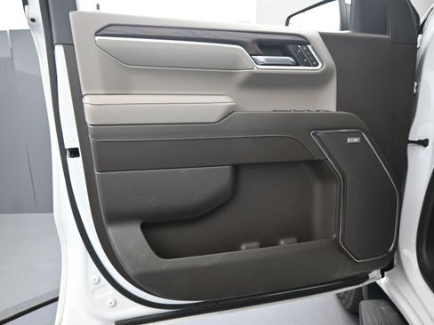 Used 2023 GMC Sierra 1500 SLT w/ SLT Premium Package image 16